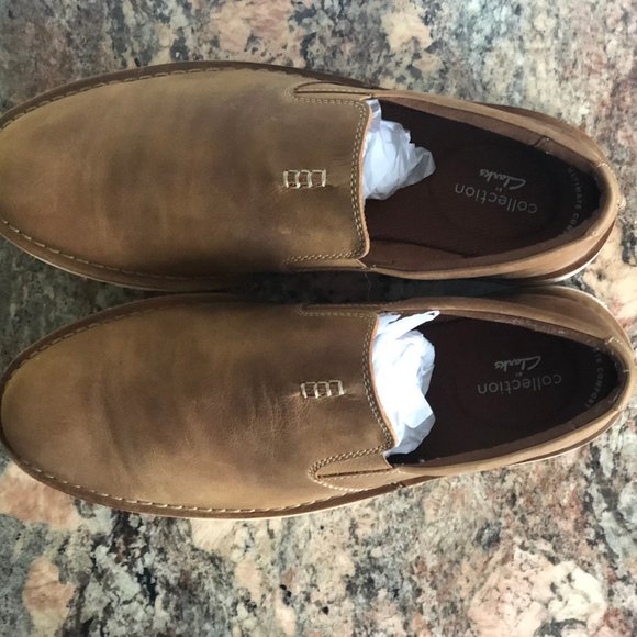 SOLD- BNWT MENS clarks slip on sneaker - Picture 2 of 4